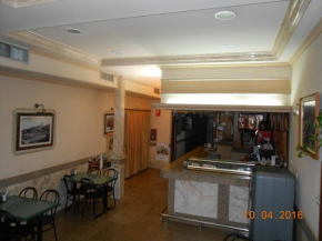 Гостиница Hotel Los Hermanos  Оканьа